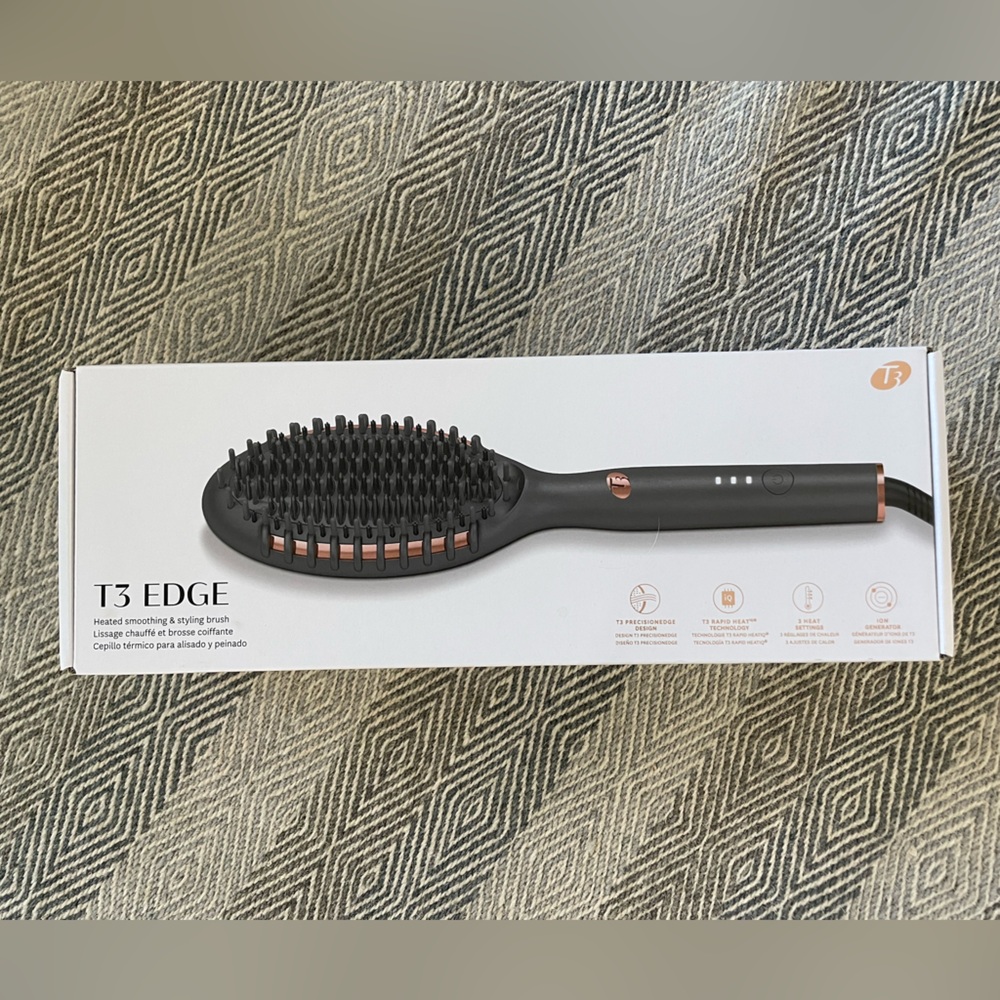 T3 Edge heated smoothing and styling brush, New in box!